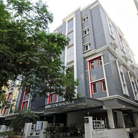 Oyo Townhouse 9 Hitech City Hyderabad Exterior photo
