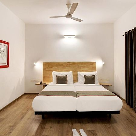 Oyo Townhouse 9 Hitech City Hyderabad Exterior photo