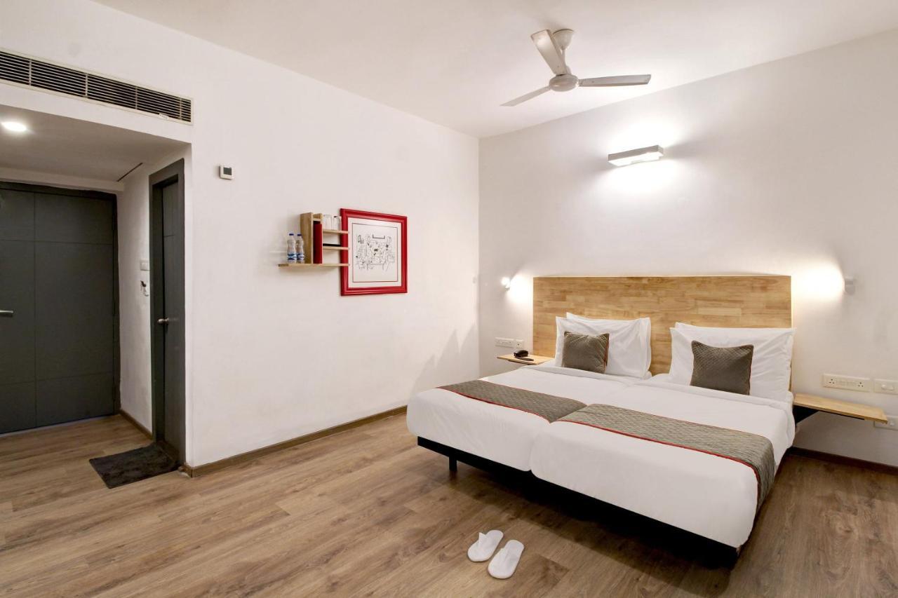 Oyo Townhouse 9 Hitech City Hyderabad Exterior photo