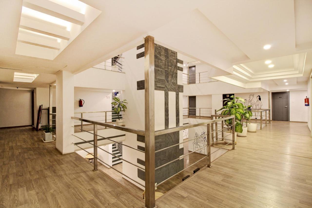 Oyo Townhouse 9 Hitech City Hyderabad Exterior photo