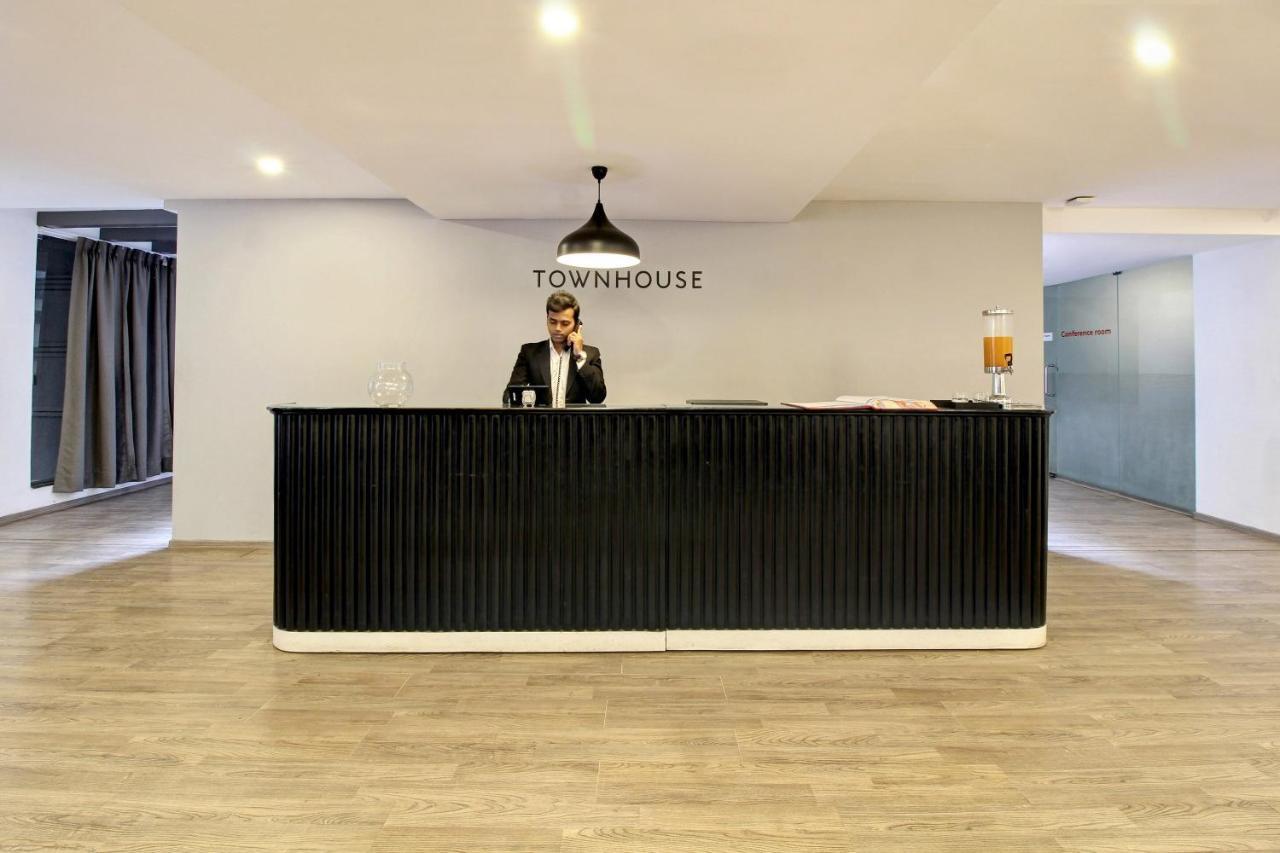 Oyo Townhouse 9 Hitech City Hyderabad Exterior photo